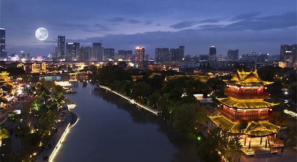 乘游船送月饼、赏月逛夜经济，这个中秋就来里运河过吧~